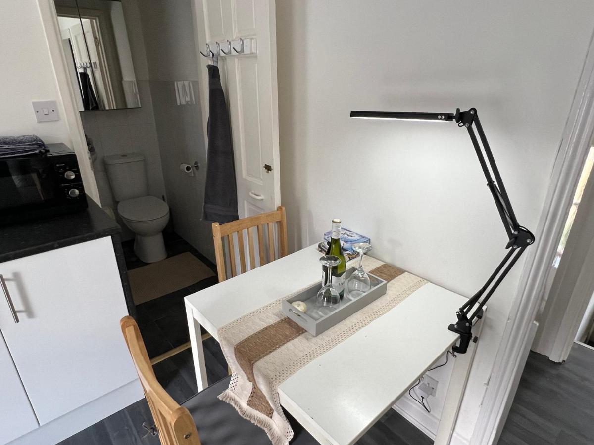 Luxury 1Bed Holiday Flat-10 Minutes From London Bridge & 3Mins Walk To Lewisham Dlrアパートメント エクステリア 写真