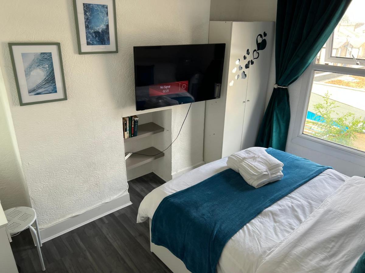 Luxury 1Bed Holiday Flat-10 Minutes From London Bridge & 3Mins Walk To Lewisham Dlrアパートメント エクステリア 写真