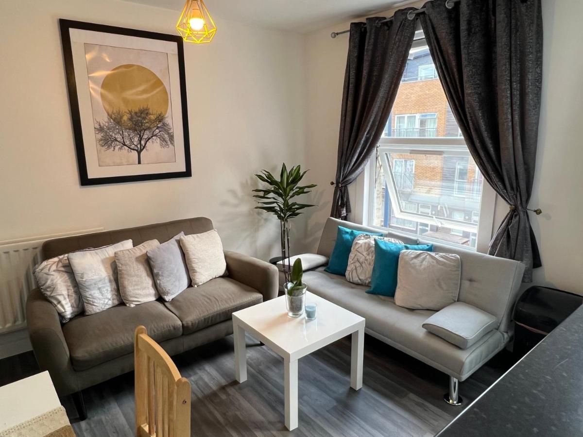 Luxury 1Bed Holiday Flat-10 Minutes From London Bridge & 3Mins Walk To Lewisham Dlrアパートメント エクステリア 写真