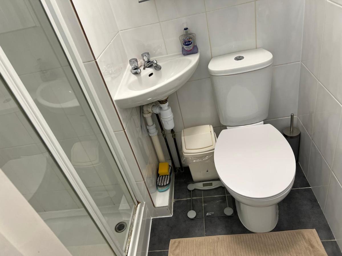 Luxury 1Bed Holiday Flat-10 Minutes From London Bridge & 3Mins Walk To Lewisham Dlrアパートメント エクステリア 写真