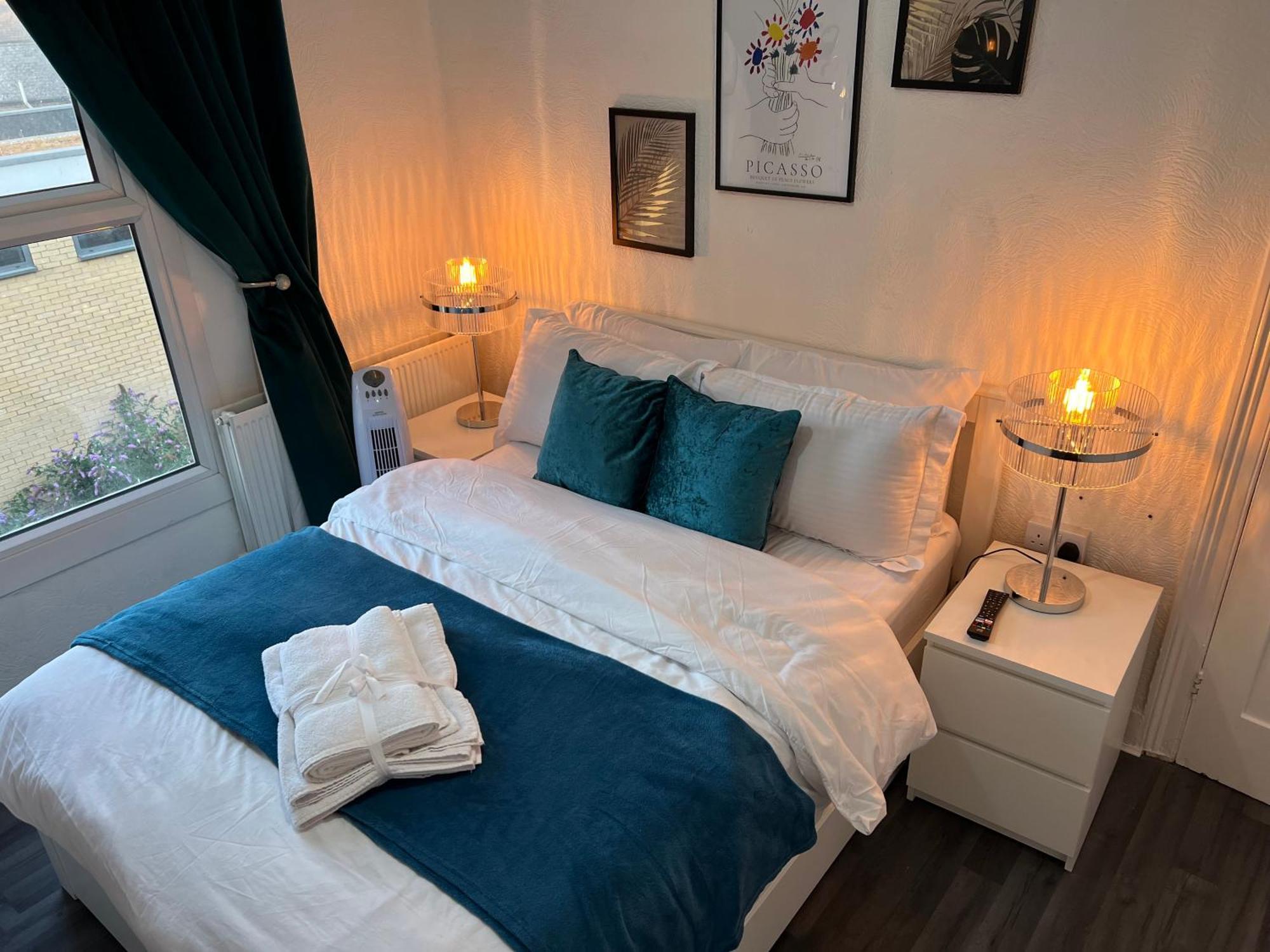 Luxury 1Bed Holiday Flat-10 Minutes From London Bridge & 3Mins Walk To Lewisham Dlrアパートメント エクステリア 写真